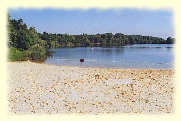 Strand morgens im Hochsommer