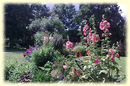 Blick vom Apartment zum Garten und See